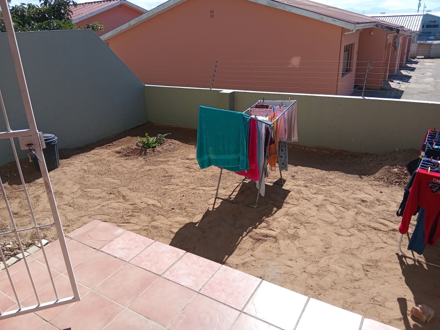 2 Bedroom Property for Sale in Heiderand Western Cape